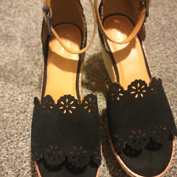 NIB Adorable Crown Vintage Black cow suede wedges sz 10. - Picture 4 of 9